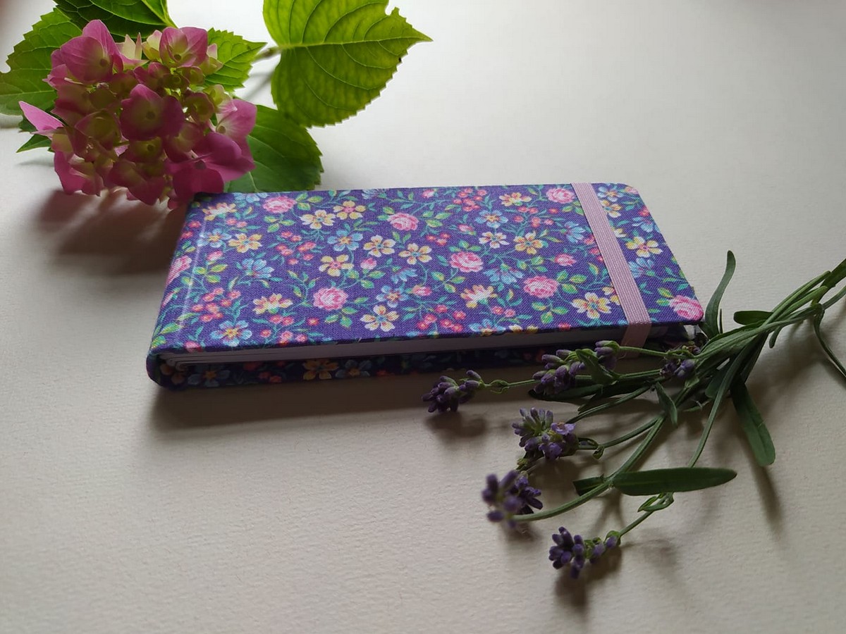 Akvarell könyv és vonalas napló